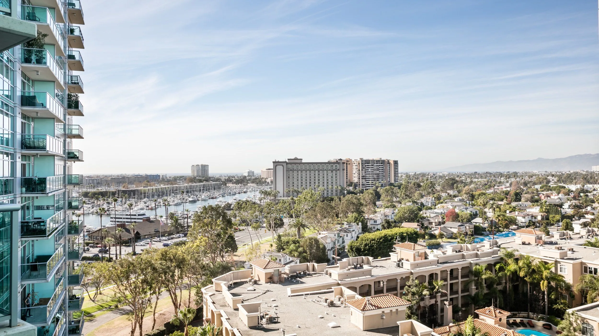 13700 Marina Pointe Dr #1112